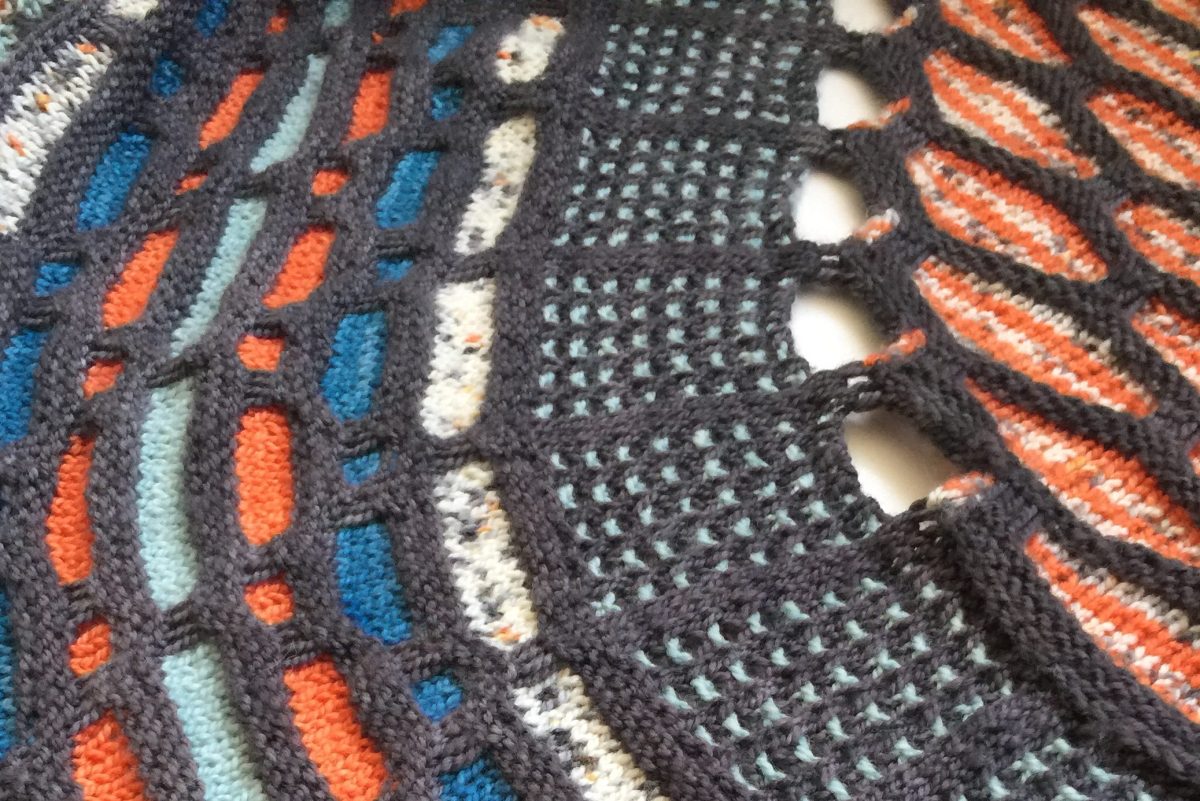 Slipstravangza Shawl knit close up